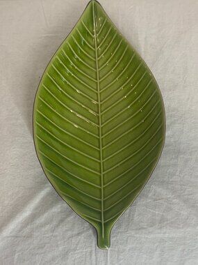 Home Trends Ceramic Green Leaf Serving Bowl - 13" Handcrafted Decorative Platter